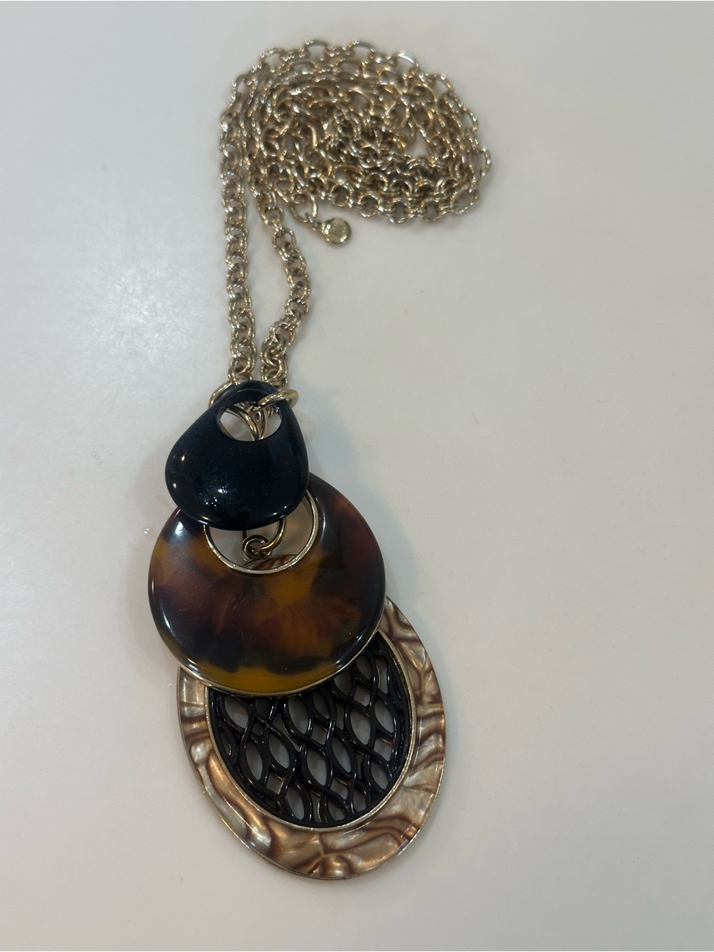 Liz Claiborne Tortoise & Black Resin Multi-Pendant Statement Necklace Gold Tone - Picture 4 of 14
